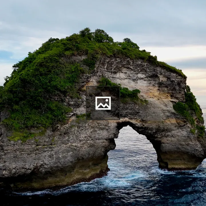 Nusa Banah Rock Arch