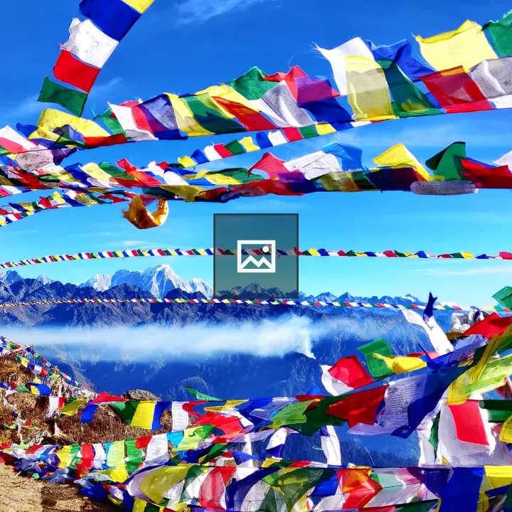 Prayer flags above Amayangri