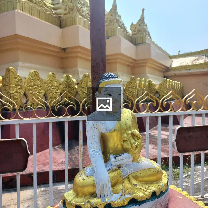 Buddha statue seated figure