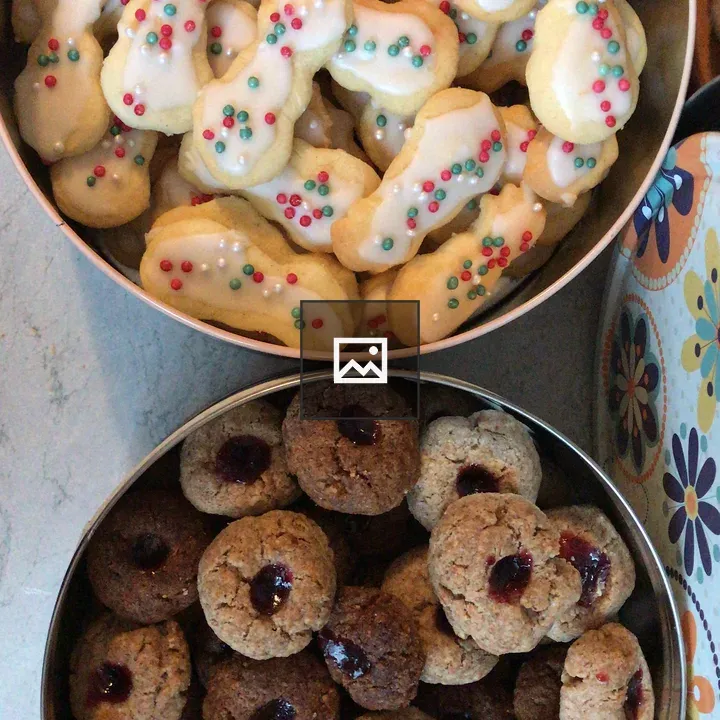 Kekse in Cookie Tin