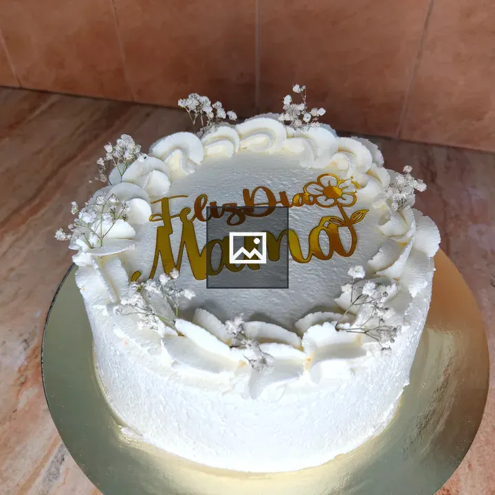 Cake with Feliz Día Mamá topper