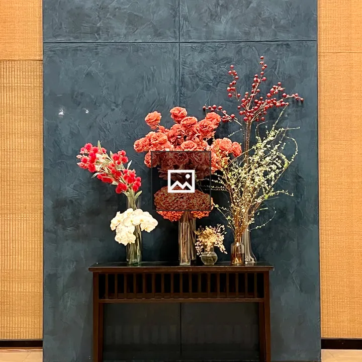 Flowers in a vase at Milenium Hilton Bangkok
