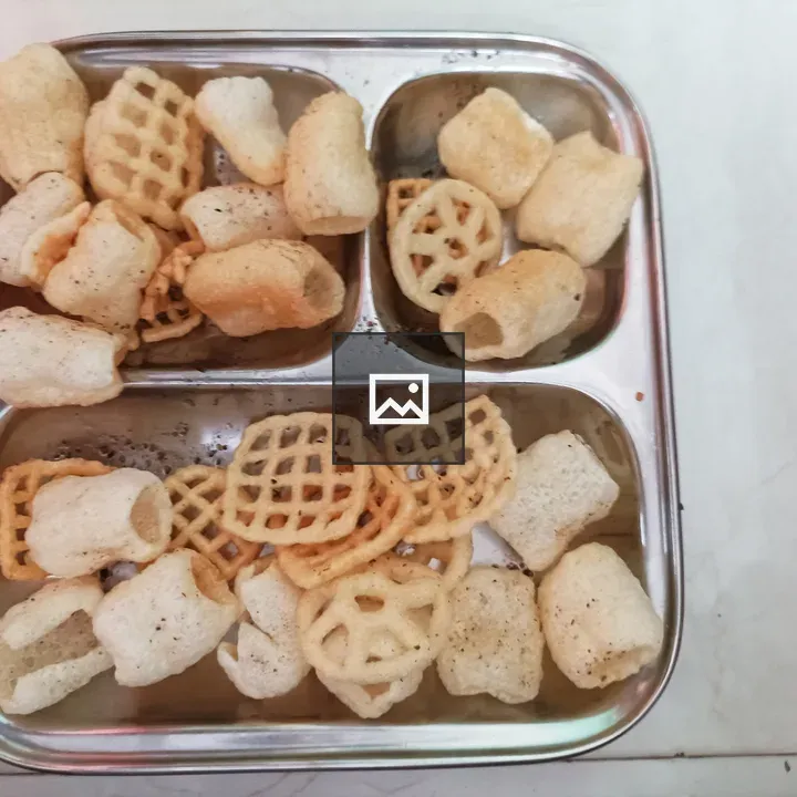 Fryums on Tableware
