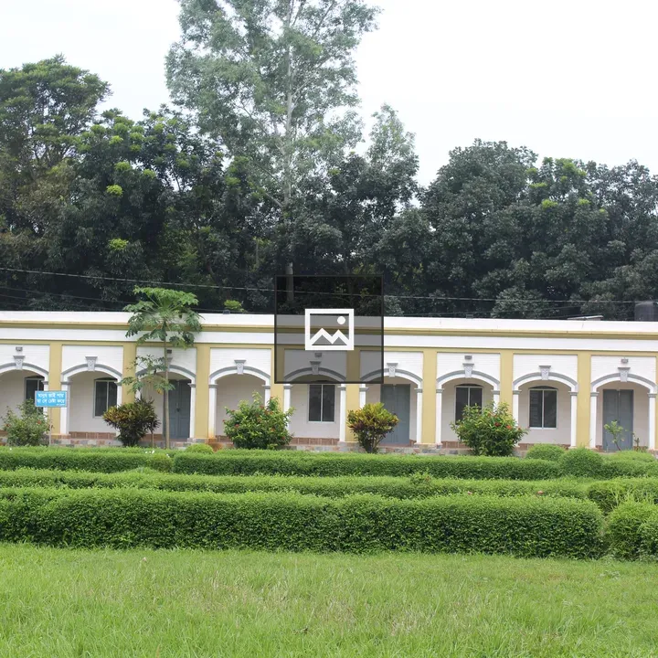Single-story Building with Arches