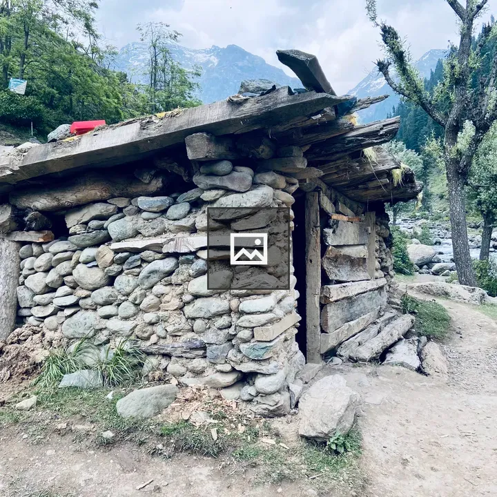 Traditional stone house in Aaru Valley