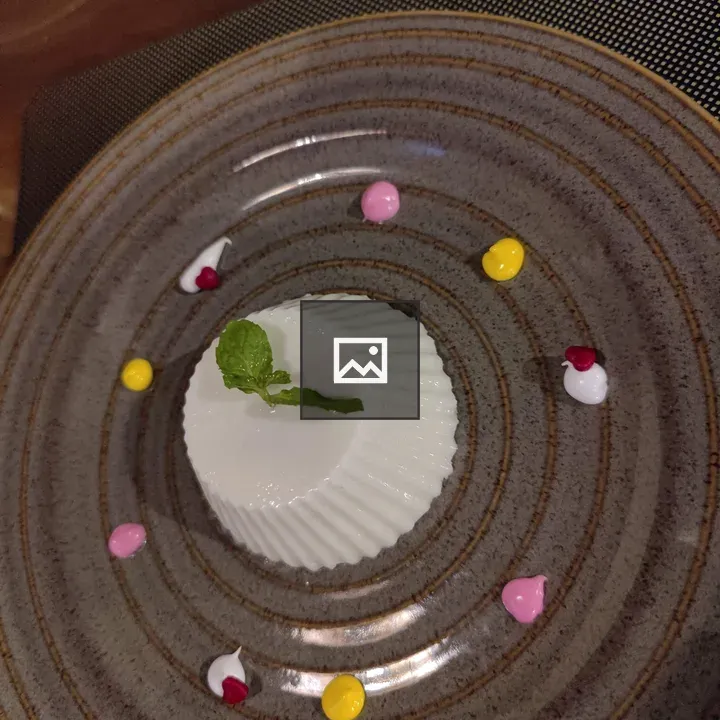 Coconut pudding with mint