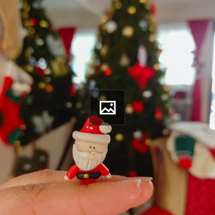 Santa Claus ornament in resin