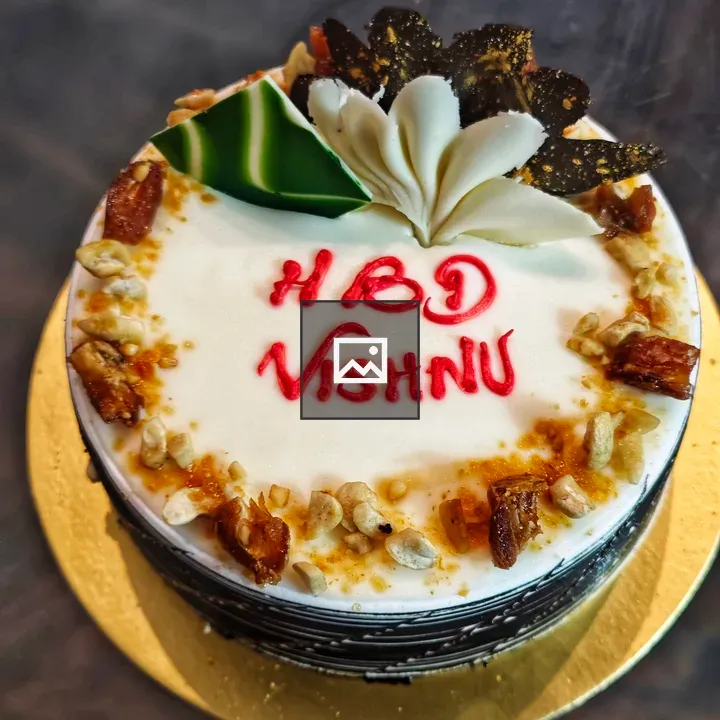 Round cake with white icing