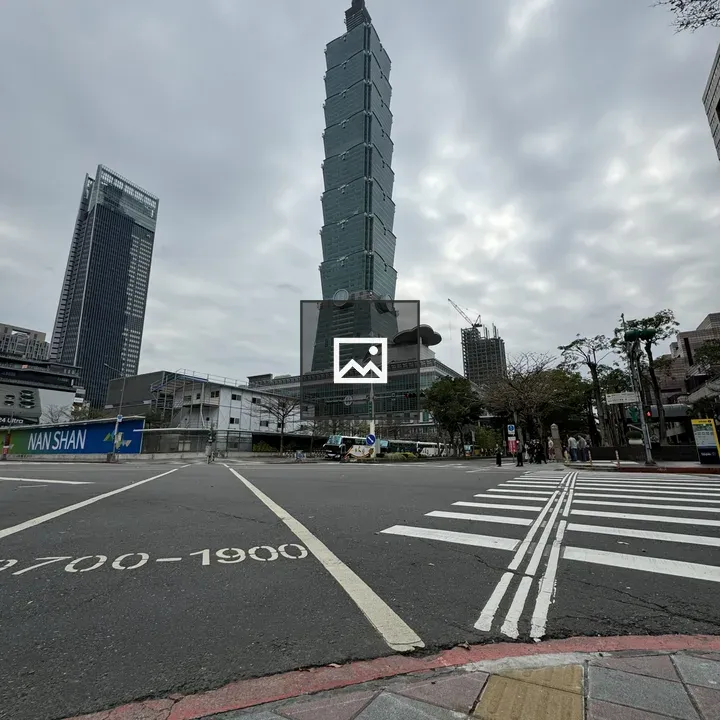 Taipei Intersection with Taipei 101