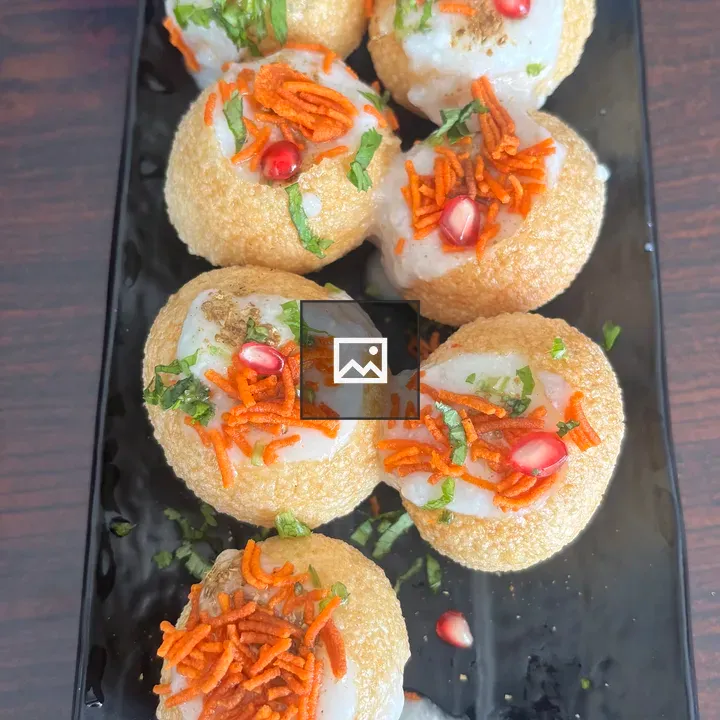 Dahipuri Plate with Veggies