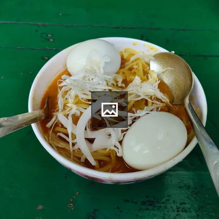 Thukpa on the table