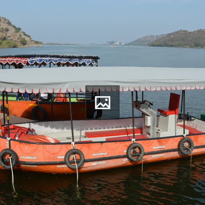 Boat on Lake Jaisamand