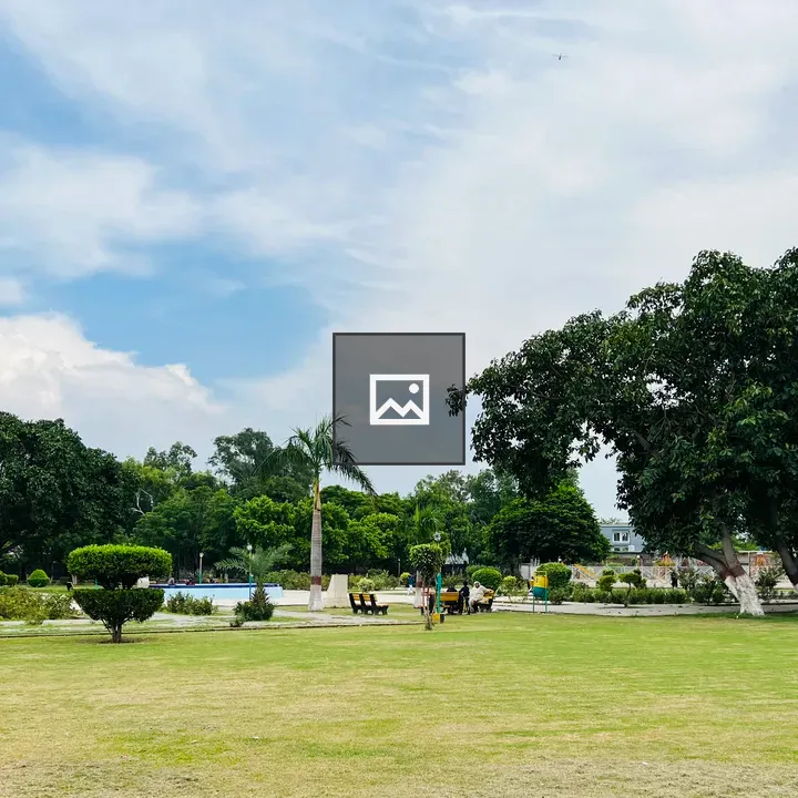 Public Park in Mandi Bahauddin