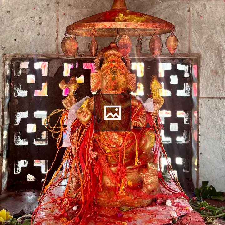 Ganesh statue Nepal canopy scene
