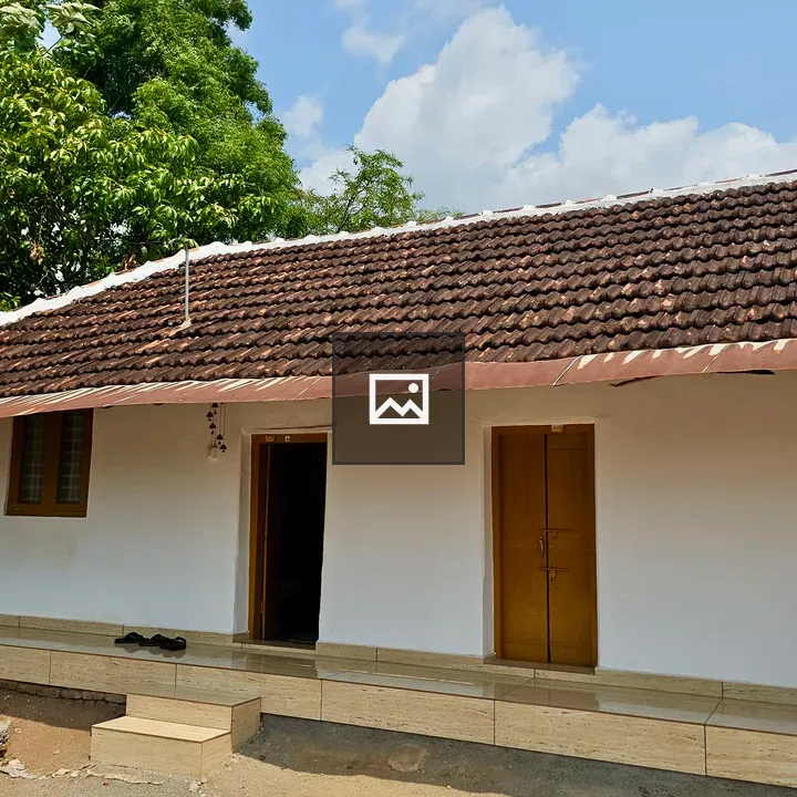 Kerala-style House with Tiled Roof