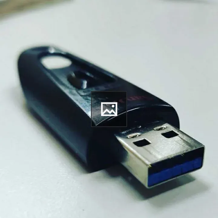 Pen drive close