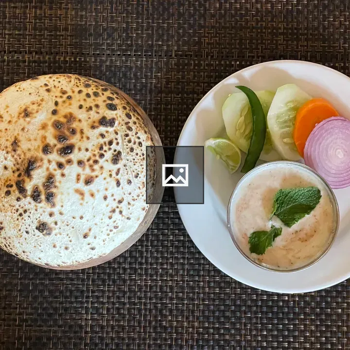 Round loaf with vegetables