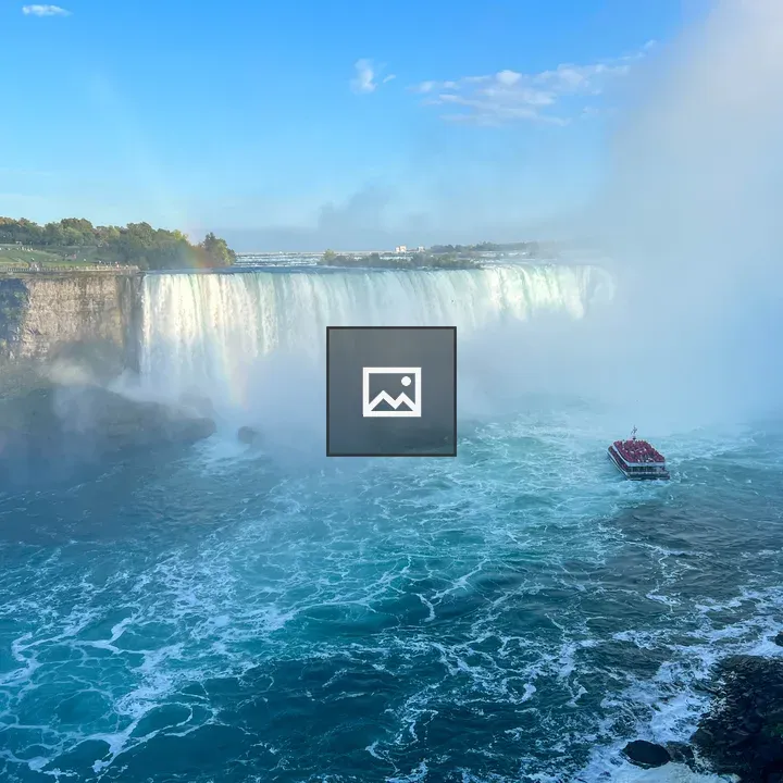 Maid of the Mist near Horseshoe Falls