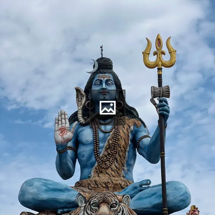 Shiva statue at Pumdikot