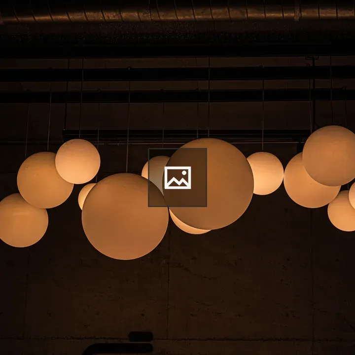 Balloon lamps in tinted yellow