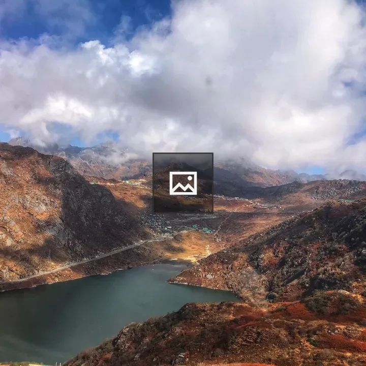Tsomgo Lake Scene