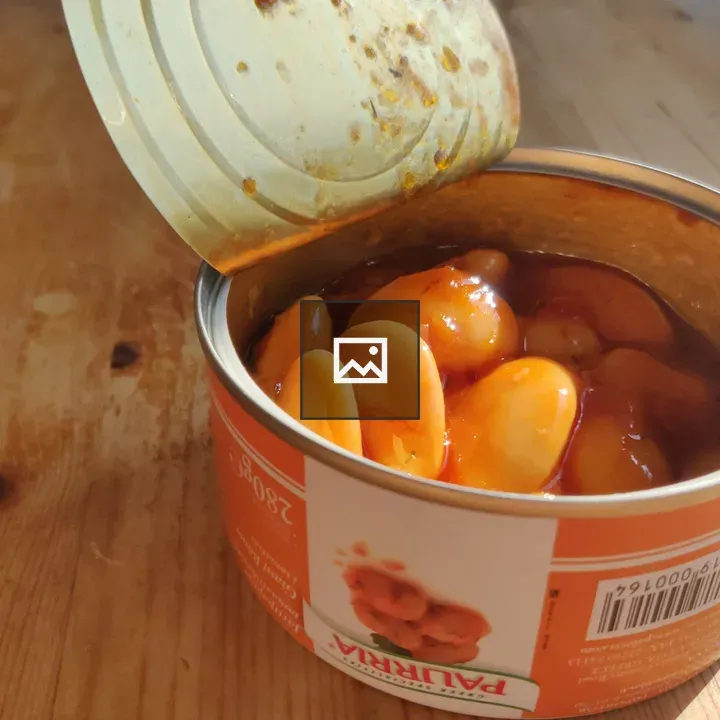 Open tin of big white beans