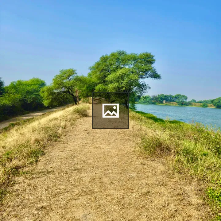 Thol Lake village road