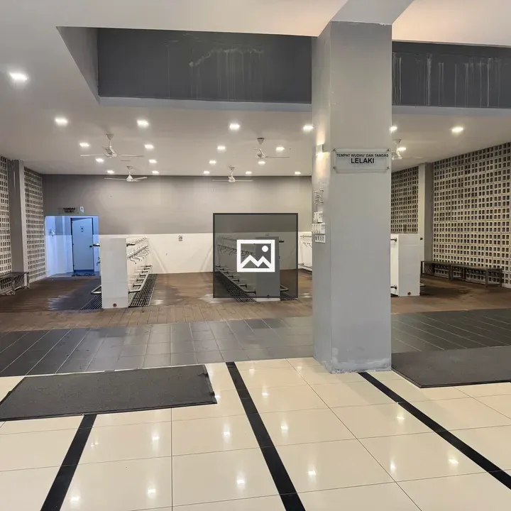 Indoor tiled floor pattern