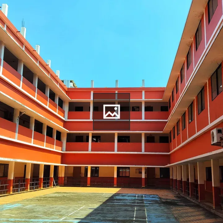 Courtyard Tennis Court at College