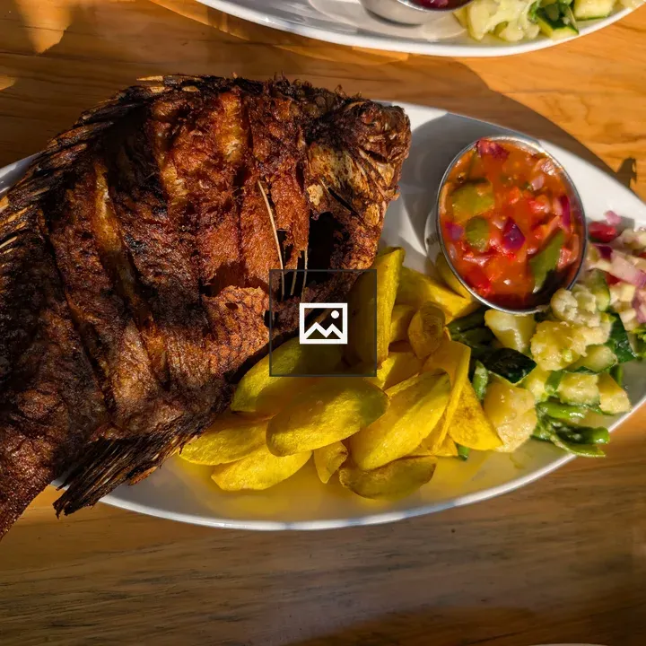 Deep-fried whole fish dish