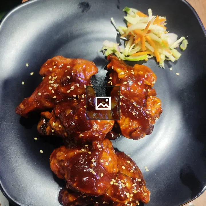 Plate of Spicy Glazed Chicken Wings