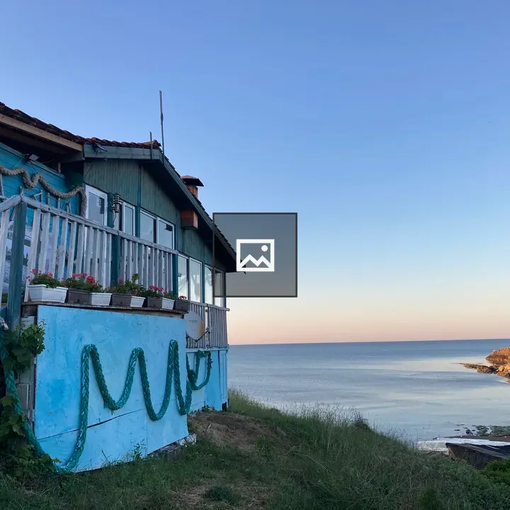 Sinemoretz Architecture and Sea