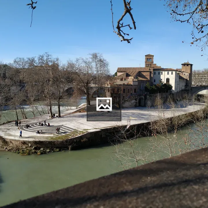 Isola Tiberina Scene