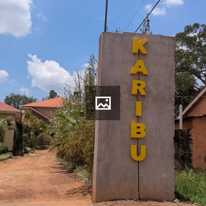 Entrance with Karibu Welcome