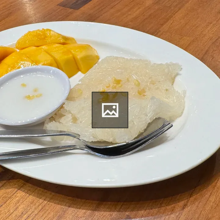 Thai mango sticky rice on plate