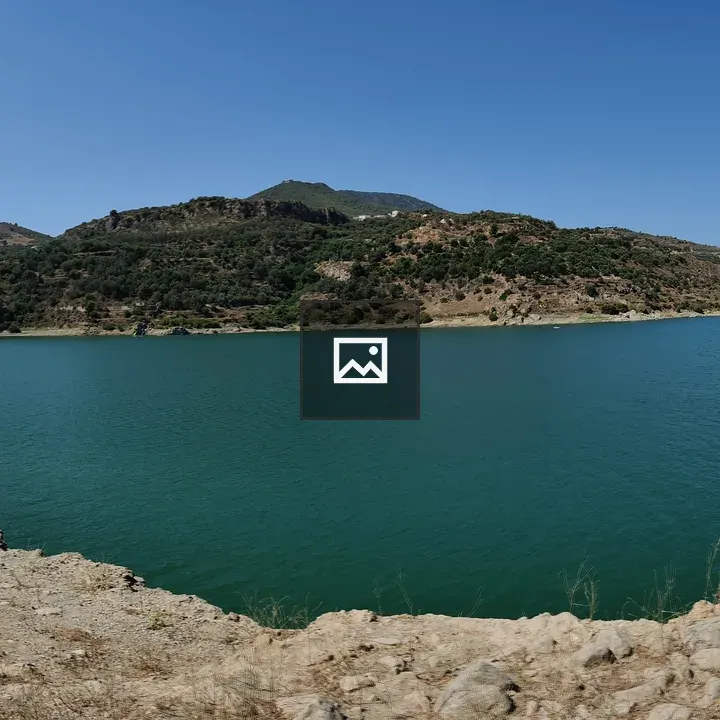 Béznar Reservoir landscape