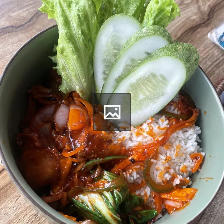 Green Bowl with Rice and Vegetables