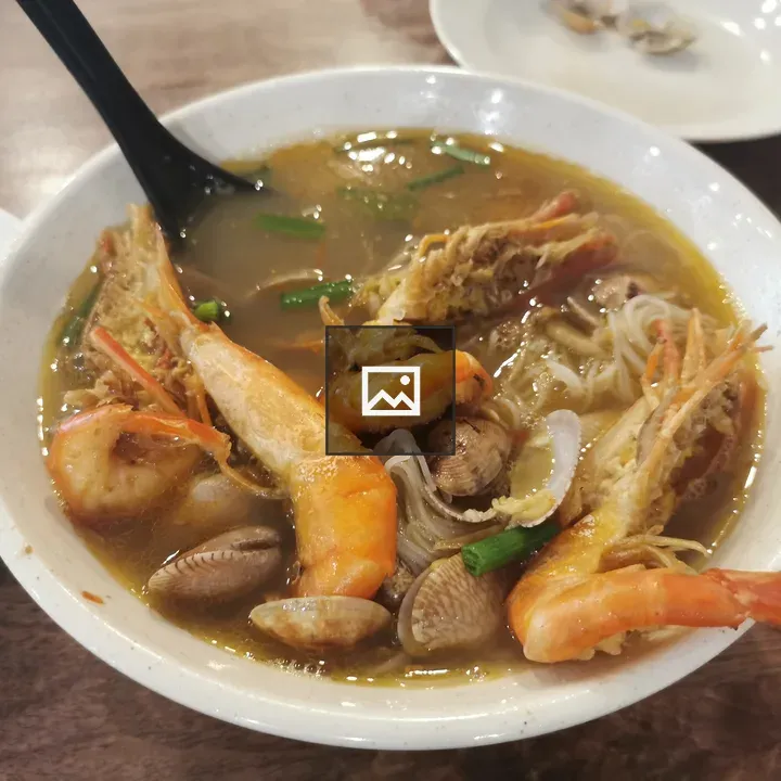 Chinese noodle soup