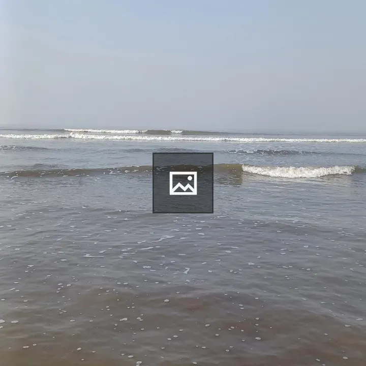 Ocean waves at shore