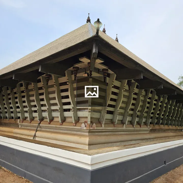 Koothambalam side view