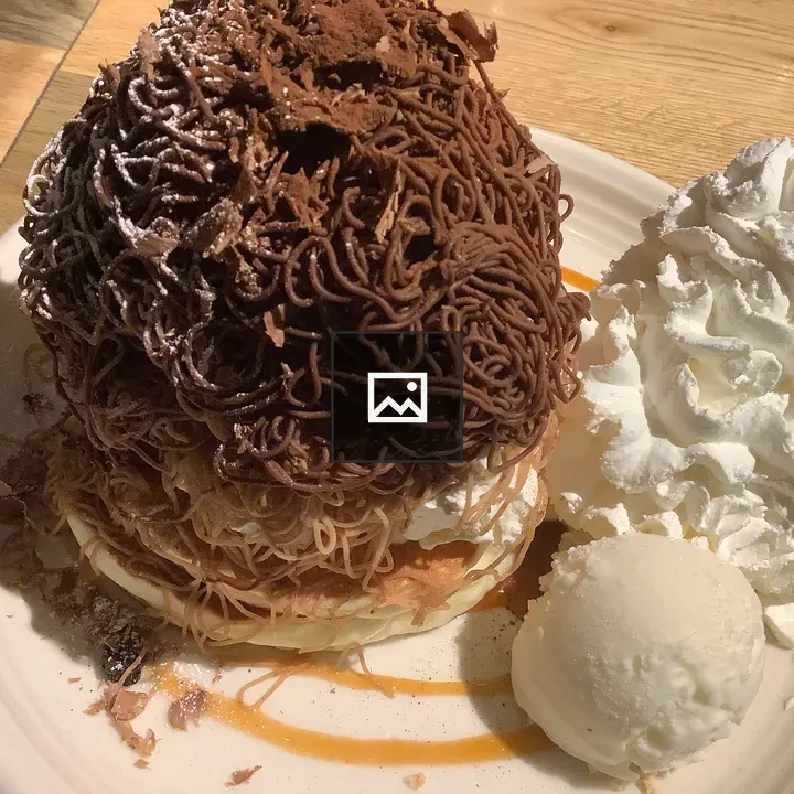 Dessert with Chocolate Noodles