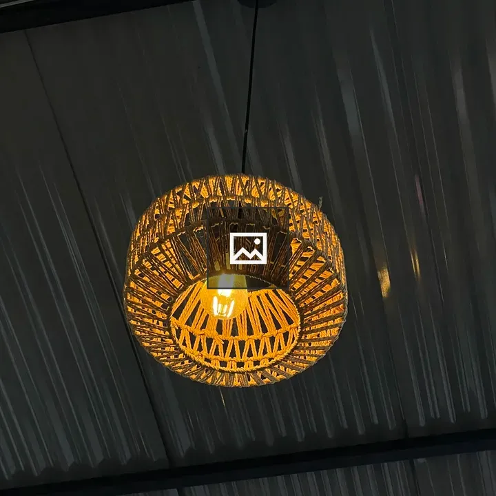 Round woven rattan pendant lamp