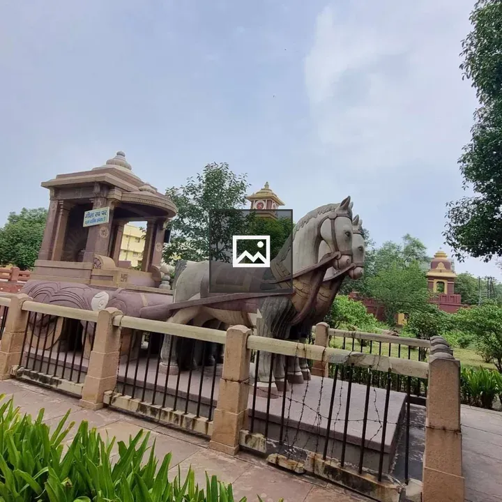 Birla Temple Vrindavan sculpture
