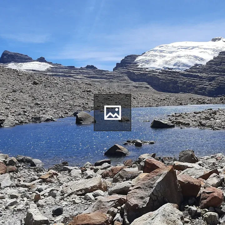 Laguna Grande and Ritak'uwa Peak