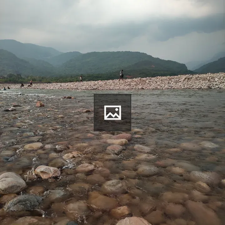 Crystal Clear Water and Stone View