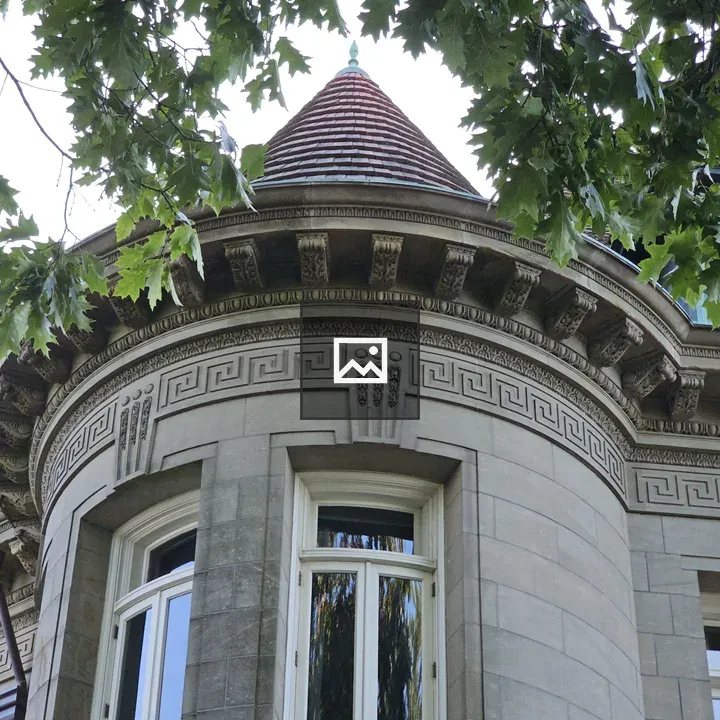Round turret at Pittock Mansion