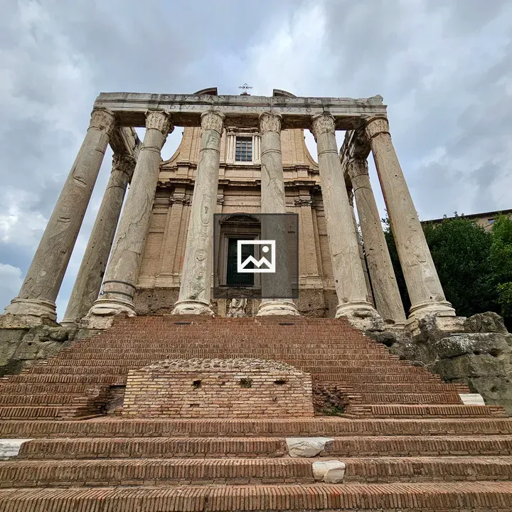 Temple of Antoninus and Faustina front view