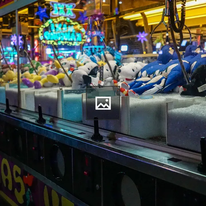 Arcade Claw Machine with Plush Toys