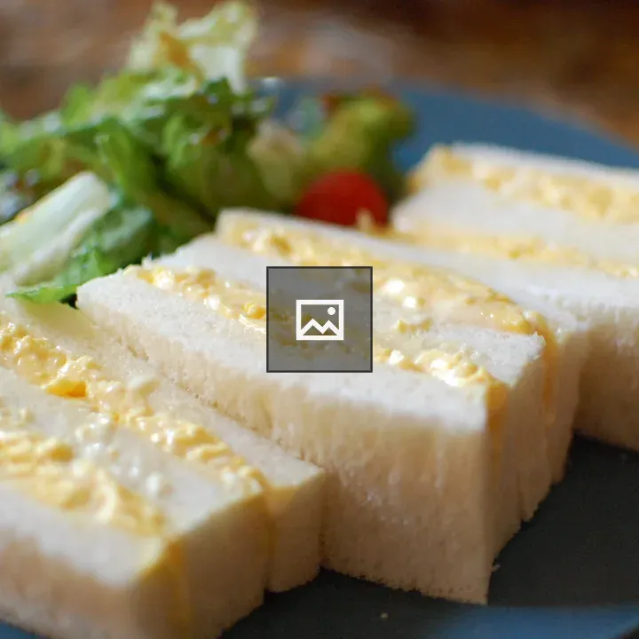 Egg Sandwich with Side Salad