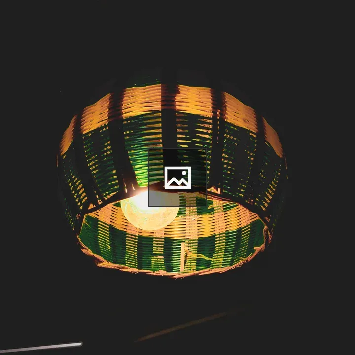 Hanging lamp with woven shade
